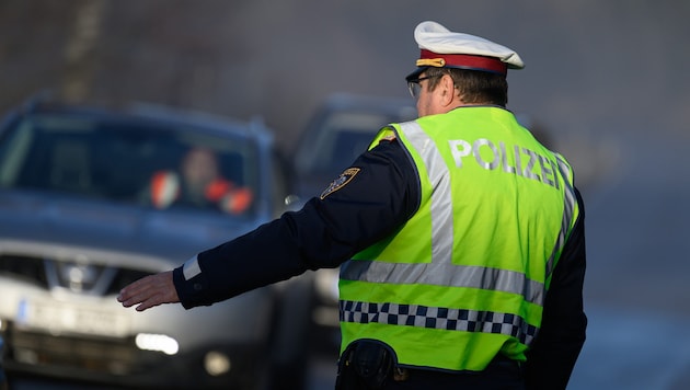 Der Rumäne wurde bei einer Kontrolle auf einem Autobahnparkplatz in Utzenaich erwischt
