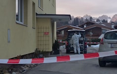 In diesem Haus am Stadtrand von Kitzbühel wurden am Dienstag die Leichen entdeckt.