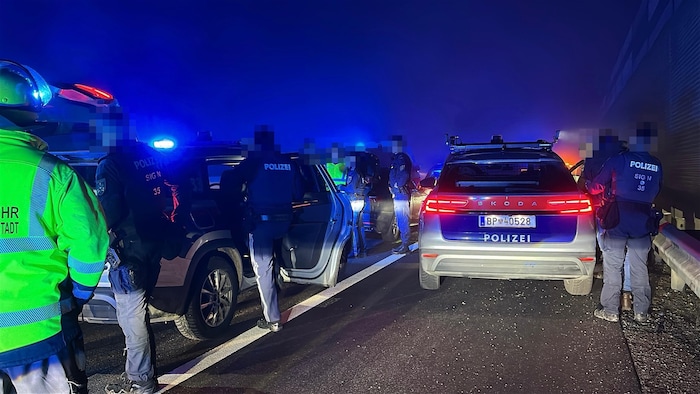 Die Flucht des Deutschen (29) konnte erst nach einer Stunde Flucht auf der A 1 bei Altlengbach ...