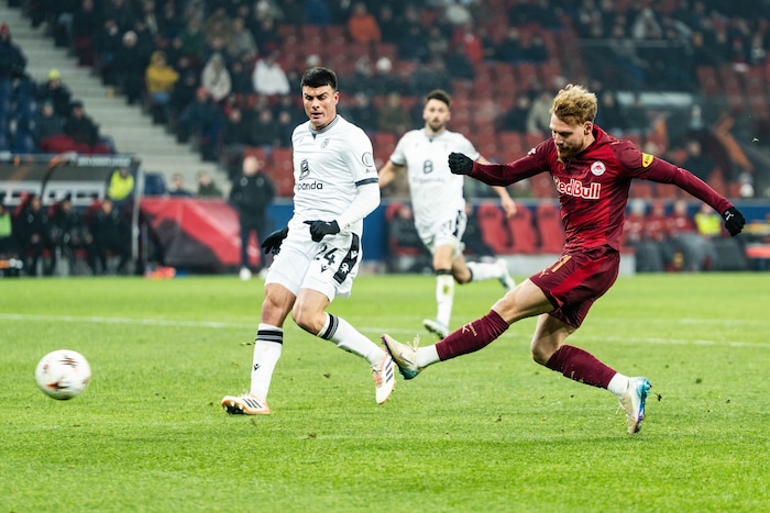 Red Bull Salzburg muss weiterhin auf Stürmer Yorbe Vertessen verzichten.