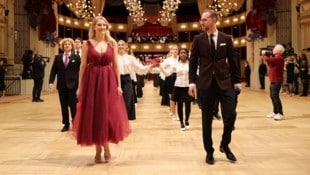 Am großen Abend muss jeder Schritt sitzen. Darauf schauten Maria Angelini-Santner und Bruder ...