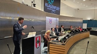 Ulrich Kraßnig  war wieder geladen. Als er sprach, war es im Saal mucksmäuschenstill. 