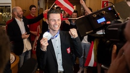 Johannes Lamparter ließ sich gebührend feiern.