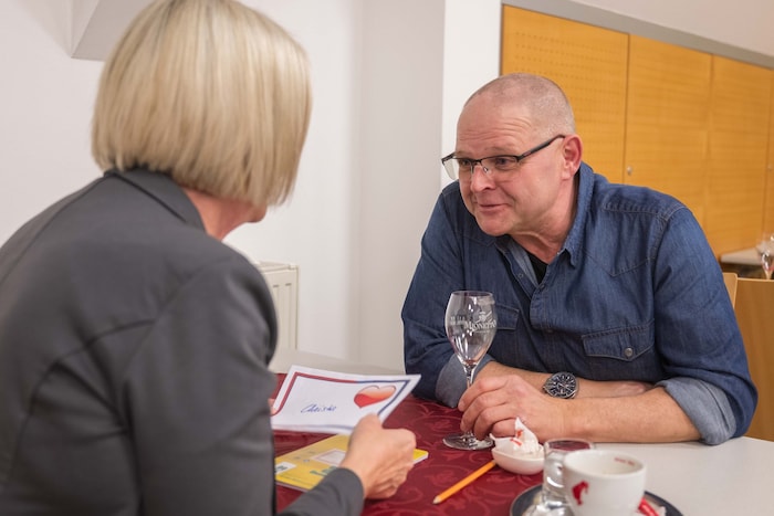 Mit diesem Herrn vergingen die sieben Minuten wie im Flug, er war höchst amüsant und witzig
