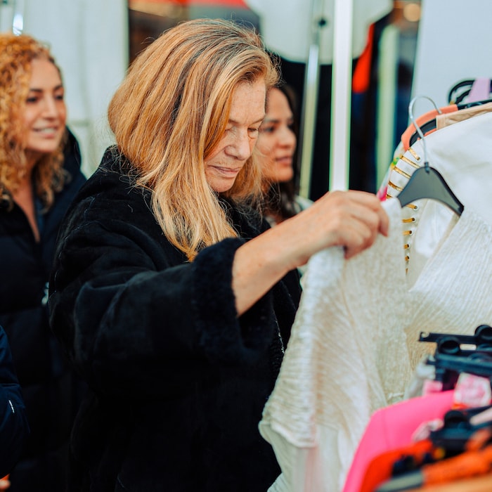 Auch Model-Legende Cordula Reyer interessierte sich für die edlen Teile.