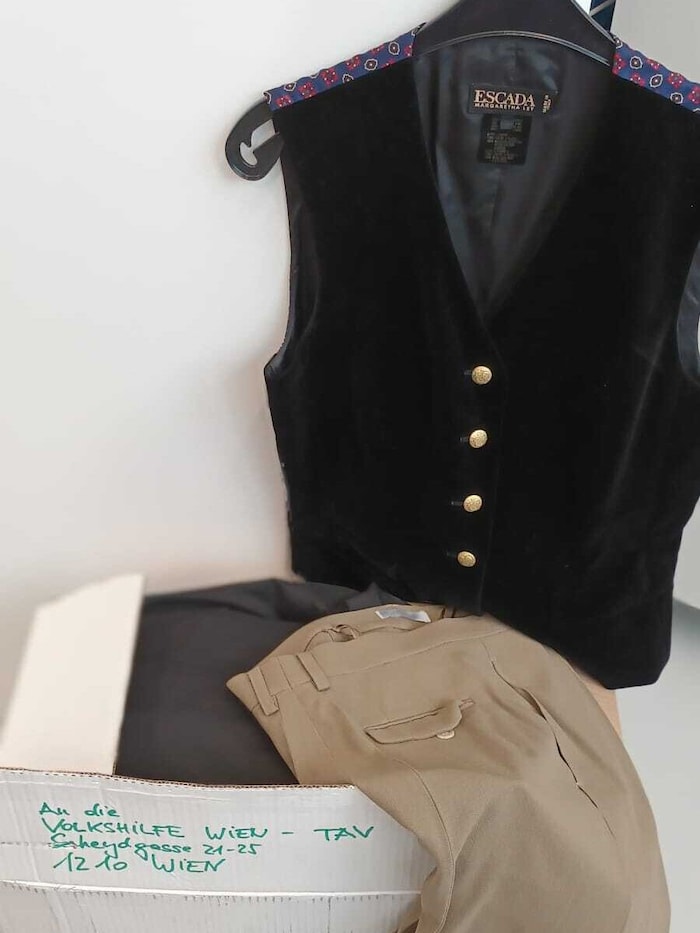 Die ganze Kiste voller Edelteile kam anonym per Post.