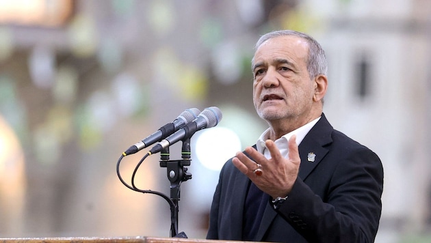 Irans Präsident Masoud Pezeshkian hat angesichts der Proteste zynisch von „bitteren ...