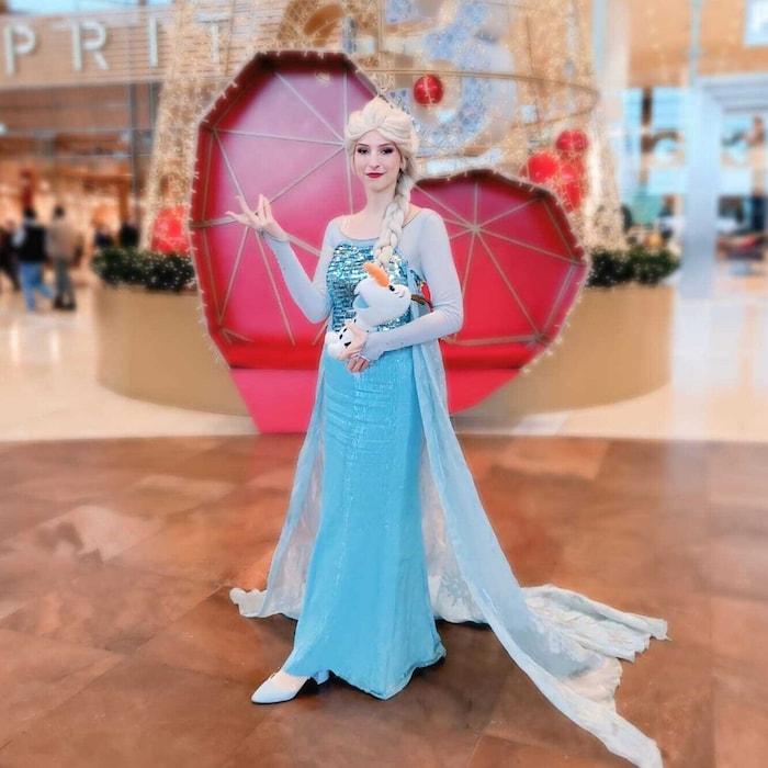 Nicole Ebner (im Bild als Prinzessin Elsa) ist Gründerin und Geschäftsführerin von „Gleam ...