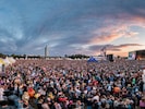 Das perfekte Wetter wartet am Abend auf die Gäste des Donauinselfests. 