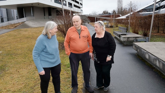 Sie fordern endlich Maßnahmen im Betreuten Wohnen: Rosa Brodinger, Heinrich Brandstätter und ...