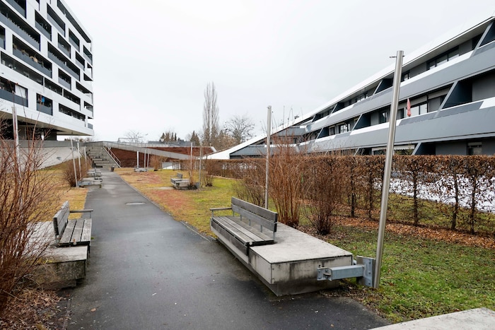 In den Park gehen viele Bewohner nur am helllichten Tag.