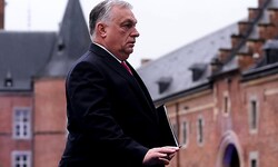 Der ungarische Wahlkampf verschärft sich und Ministerpräsident Viktor Orbán zückt immer wieder ...