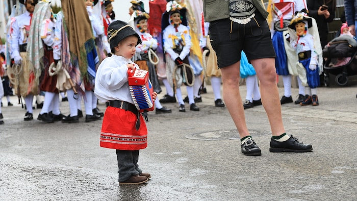Früh übt sich, wer später in Axams den Ton angeben will.