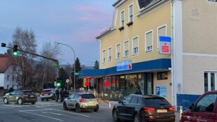 Diese Bank in Graz-Andritz wurde überfallen.