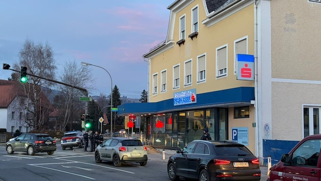 Diese Bank in Graz-Andritz wurde überfallen.