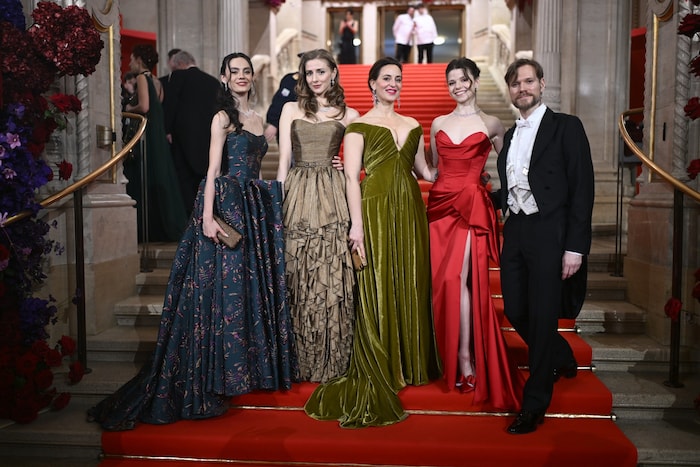 Der Opernball und seine eleganten Gäste