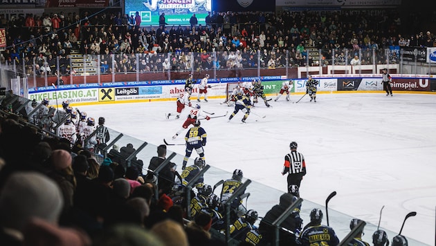 2900 Fans ließen sich das Final-Hinspiel nicht entgehen.