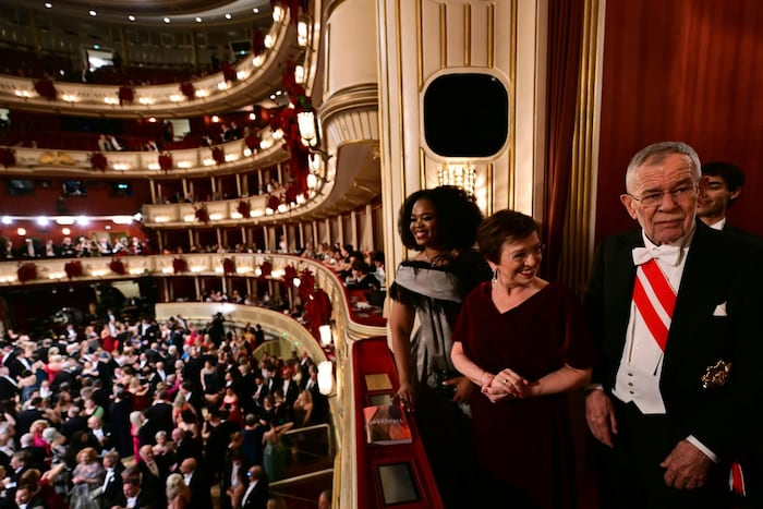 Auch Alexander Van der Bellen und Doris Schmidauer genossen die rauschende Ballnacht.