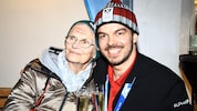 Jakob Dusek feierte die Bronzemedaille mit seiner Oma.