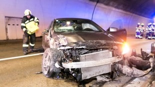 Das Unfallfahrzeug endete als Totalschaden.