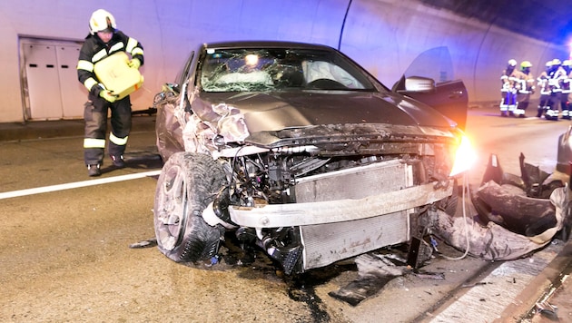 Das Unfallfahrzeug endete als Totalschaden.