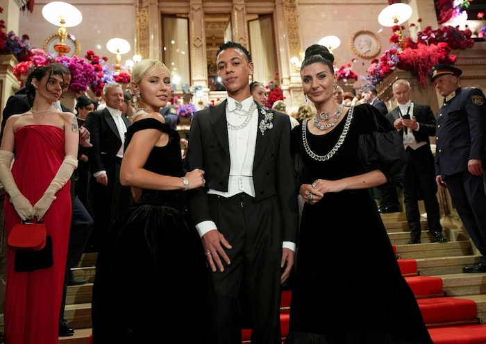 Iris Law (l.) und Giovanna Engelbert (r.)