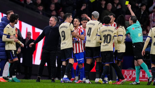 Hansi Flick (3. von li.) ging mit dem FC Barcelona in Madrid unter.