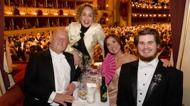 Da konnte Sharon Stone schon wieder strahlen: Der Hollywoodstar mit Sohn Laird und den ...