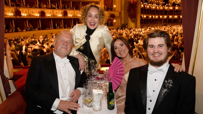 Da konnte Sharon Stone schon wieder strahlen: Der Hollywoodstar mit Sohn Laird und den ...