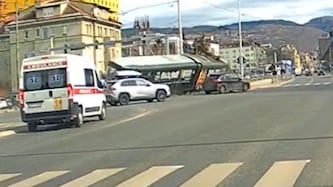 Die Dashcam eines Autolenkers zeichnete die schockierenden Szenen auf.