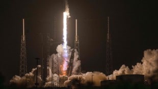 Ein Teil der SpaceX-Rakete „Falcon 9“ (Bild) könnte laut Berechnungen am 5. August auf dem Mond ...