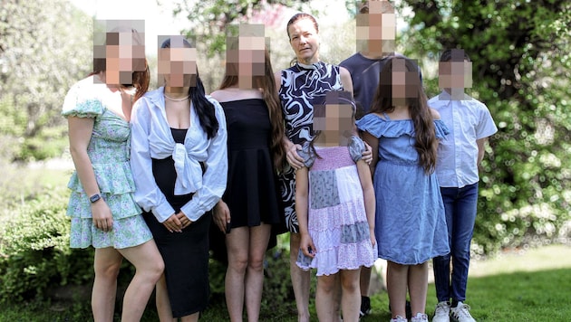 Die Unterkärntner Familie darf durch die Hilfe des Vereins „Krone-Leser helfen“ ihr Haus ...