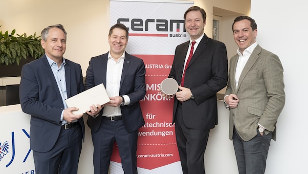 Der Vertrag ist unterzeichnet: Rupert Zieseritsch, Christian Kögl, Franz Mayr-Melnhof-Saurau, ...