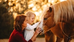 Klaudia Kögl möchte ihre Liebe zu Pferden weitergeben. Vor allem für Kinder ist es wichtig sich ...