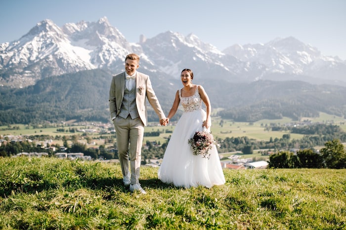 Der ehemalige Biathlet Bernhard Leitinger hat im September 2024 seine noch aktive Loipenjägerin ...