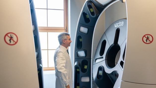 Das KUK ist das erste Krankenhaus in Oberösterreich, das den 3D-Scanner zur Krebsfrüherkennung ...