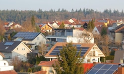 Jede zweite PV-Anlage hat einen Speicher, bei Neuanlage wird fast immer einer eingebaut.