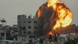 Die Hamas und Israel bekriegen sich in Gaza weiter.