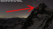 Eine Webcam-Aufnahme der verhängnisvollen Nacht, die Stirnlampen des Paares sind am Stüdlgrat zu ...