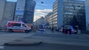 Polizei, Rettung und Feuerwehr waren im Einsatz.