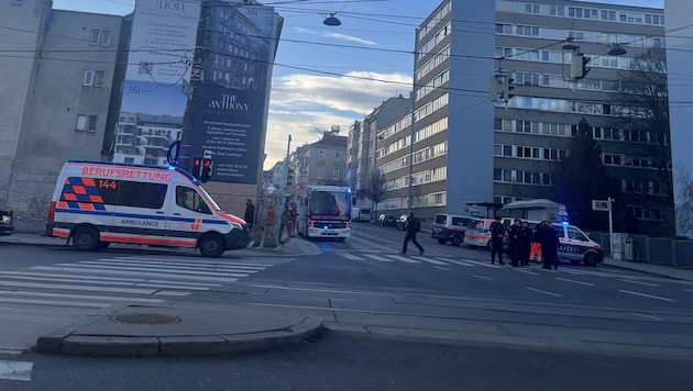 Polizei, Rettung und Feuerwehr waren im Einsatz.