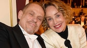 Gemeinsam ist es ja doch am Schönsten: Gery Keszler mit Sharon Stone