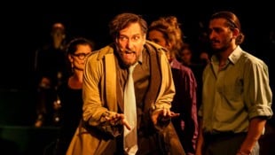 In der Neuköllner Oper stand der Kärntner Schauspieler in dem Musical „Der zweite Kirschgarten“ ...