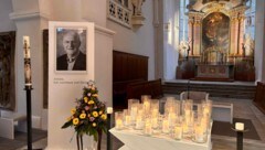 Der Priester wird in mehreren Gemeinden verabschiedet.