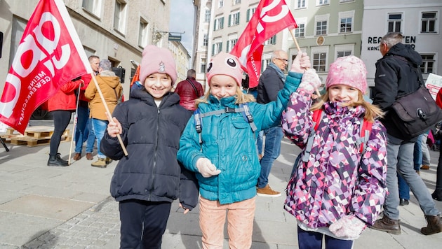 Bei einem Protest im Februar brachten Eltern, Kinder und Tageseltern ihren Unmut über das TEZ ...