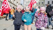 Bei einem Protest im Februar brachten Eltern, Kinder und Tageseltern ihren Unmut über das TEZ ...