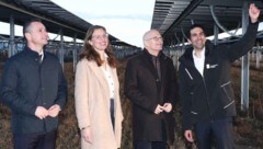 Hamburgs Bürgermeister Peter Tschentscher (3.v. li.) besuchte gemeinsam mit LH-Stv. Anja ...