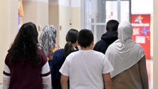 Wie geht es in heimischen Schulen zu? Mehrere Lehrer und Lehrerinnen berichten aus dem Alltag ...