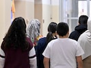 Wie geht es in heimischen Schulen zu? Mehrere Lehrer und Lehrerinnen berichten aus dem Alltag ...