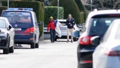 Anhand einer lebensgroßen Puppe wurde der mutmaßliche Mordplan nachgestellt. Für die ...